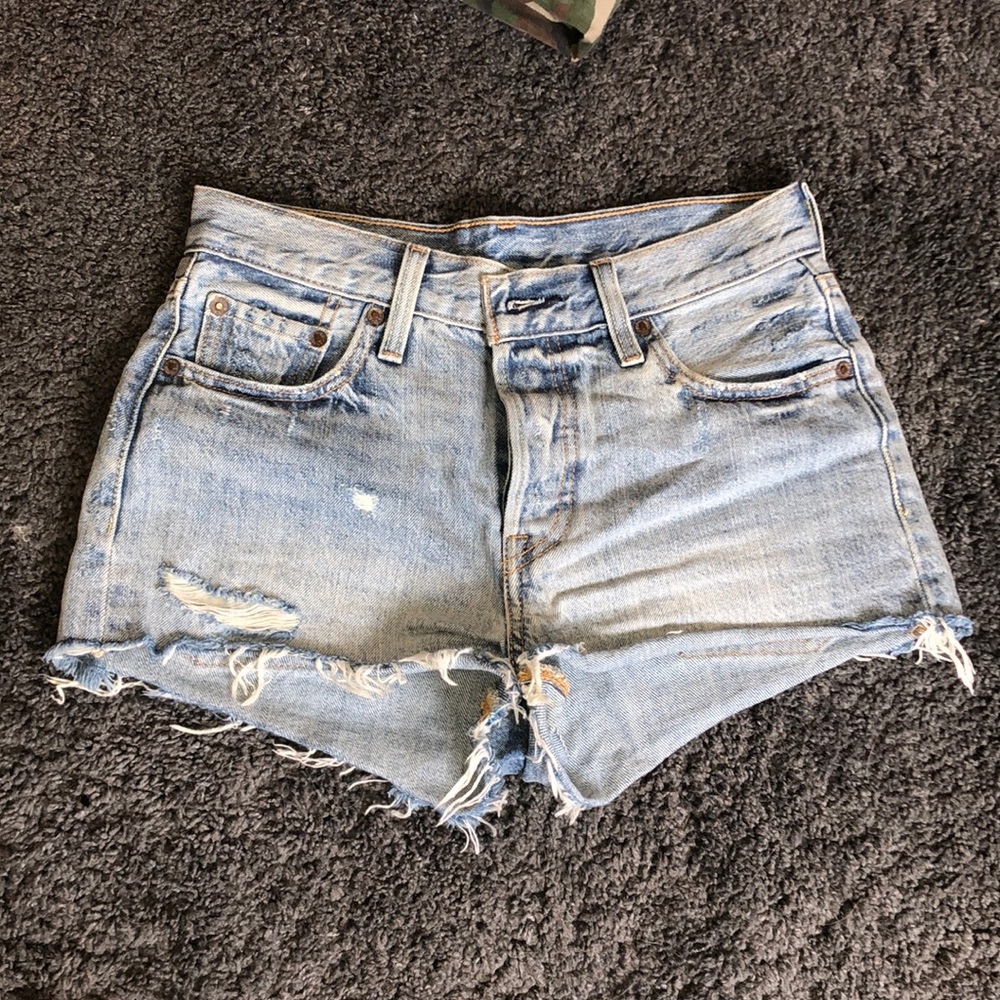 Levi Booty Shorts